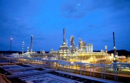 Nhà máy lọc dầu Dung Quất - Hòa Phát