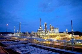 Nhà máy lọc dầu Dung Quất - Hòa Phát